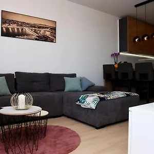 https://apartment-luna-zadar-23000-4.hotelinzadar.com