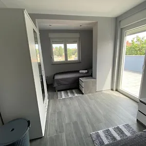 https://villa-maleo.pula-hotels.org