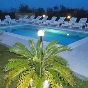 https://apartments-ljubas.in-istria.net