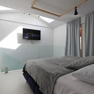 https://zadar-central-apartment.hotelinzadar.com